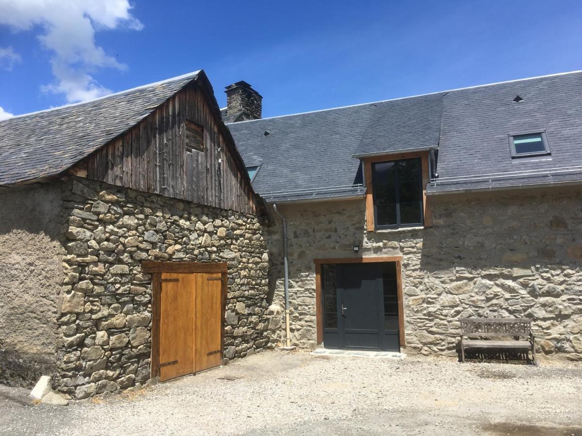 Gite De Montagne Le Lustou Sailhan Bagian luar foto